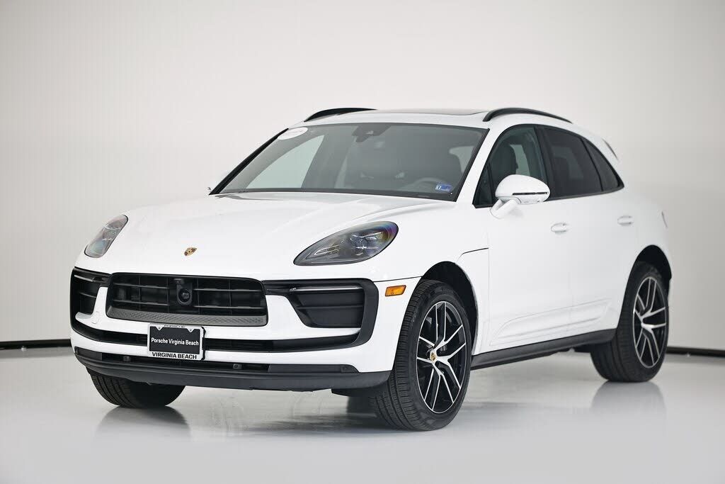 2025 PORSCHE Macan
