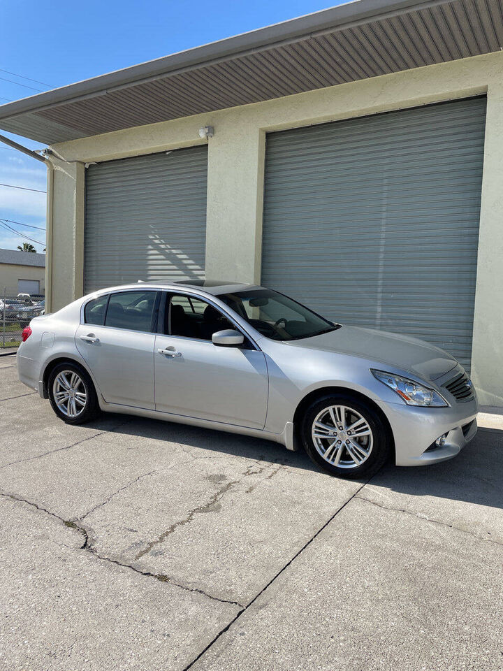 2013 INFINITI G37