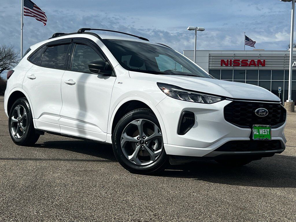 2023 FORD Escape