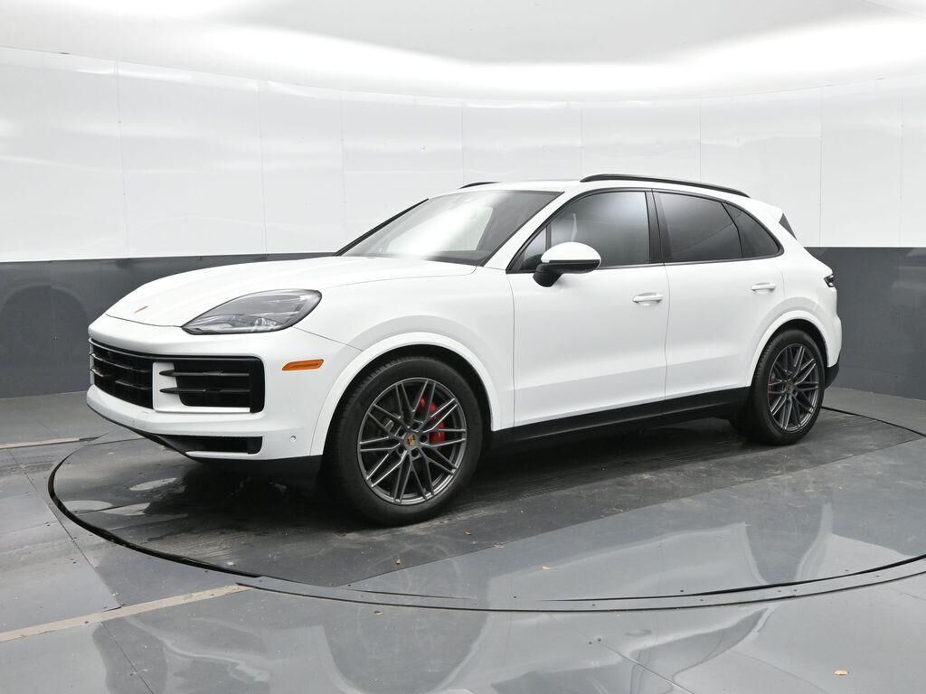 2025 PORSCHE Cayenne