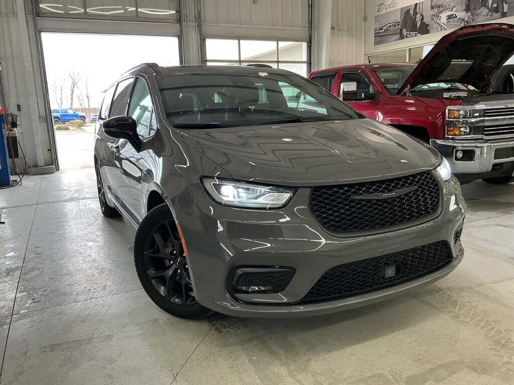 2025 CHRYSLER Pacifica