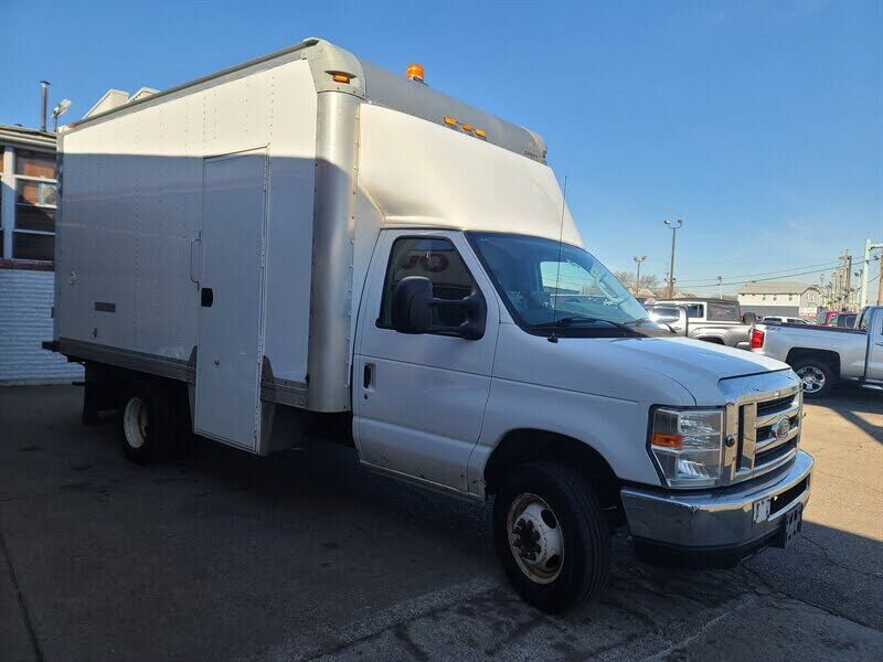 2016 FORD E-450
