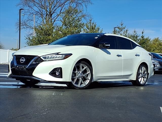 2023 NISSAN Maxima