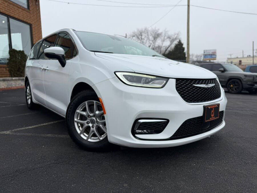 2023 CHRYSLER Pacifica