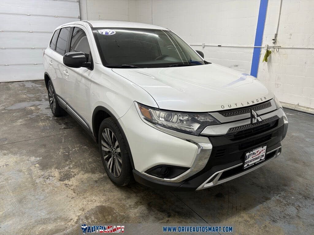 2019 MITSUBISHI Outlander