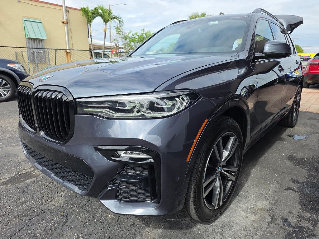 2022 BMW X7