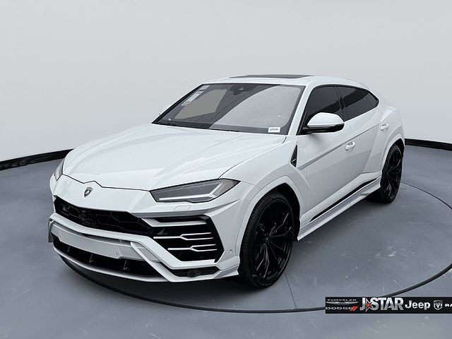 2022 LAMBORGHINI URUS