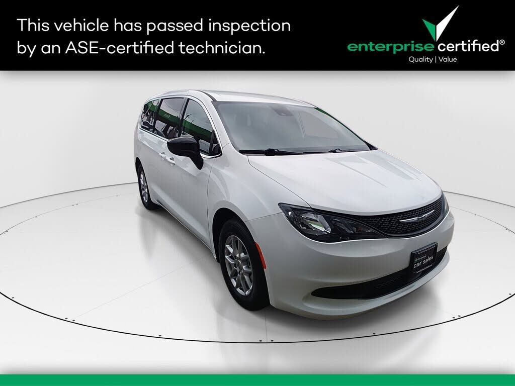 2024 CHRYSLER Voyager