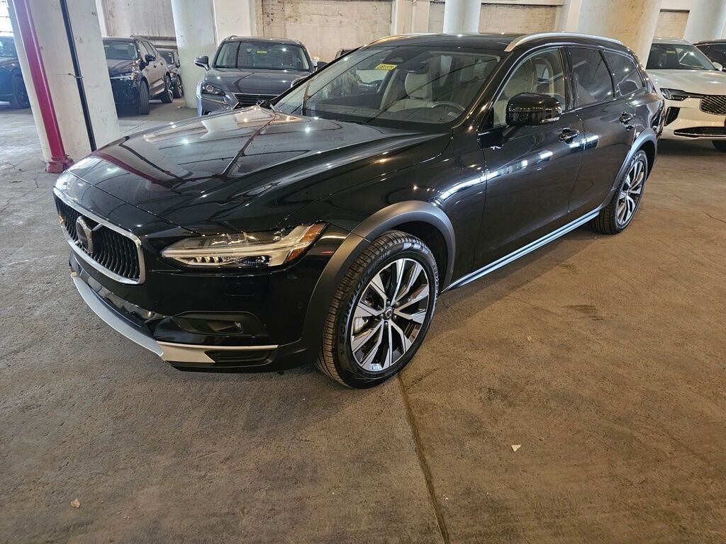 2025 VOLVO V90CC