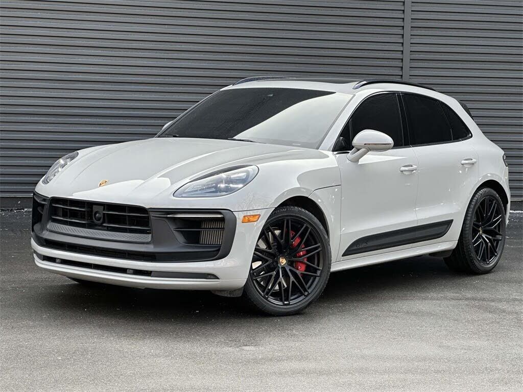 2023 PORSCHE Macan