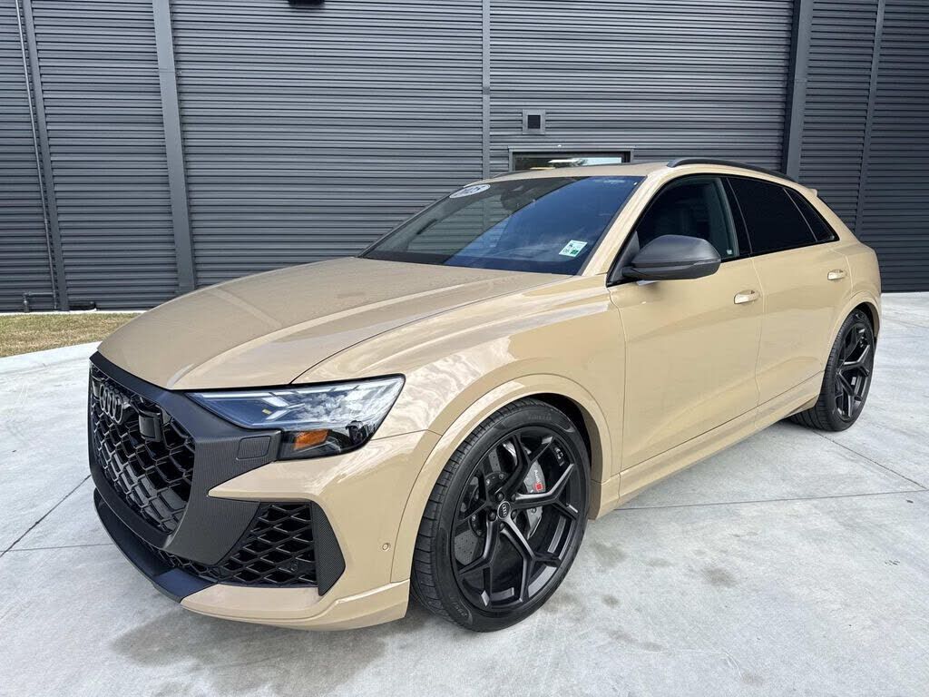 2025 AUDI RS Q8