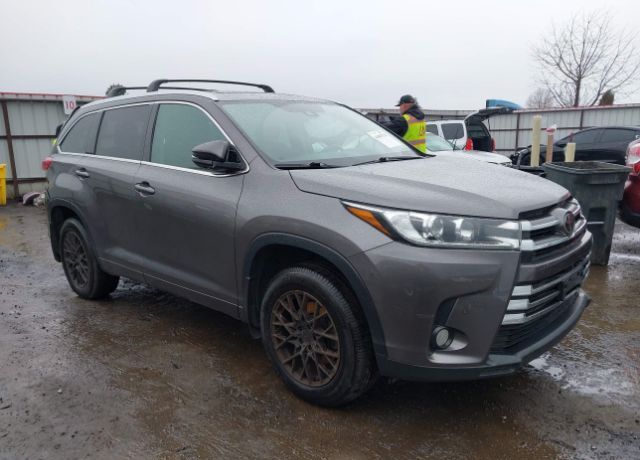 2017 TOYOTA Highlander