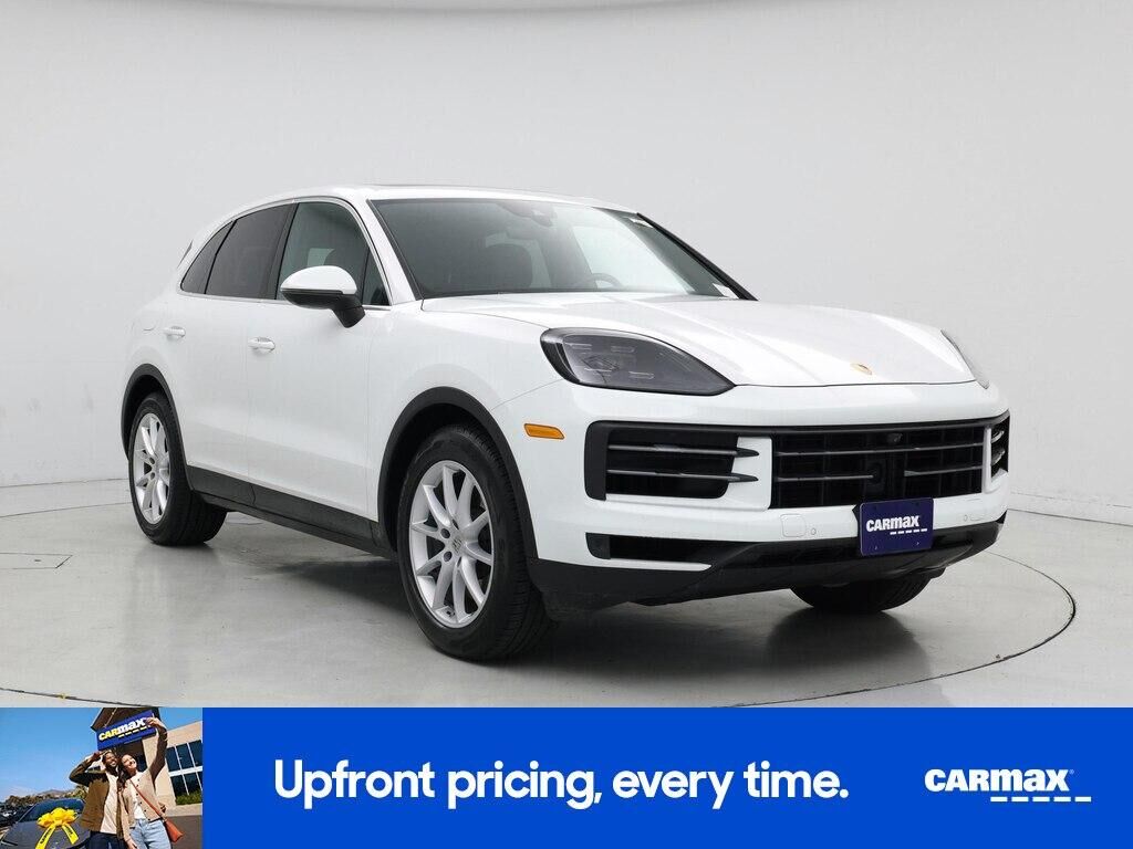 2024 PORSCHE Cayenne