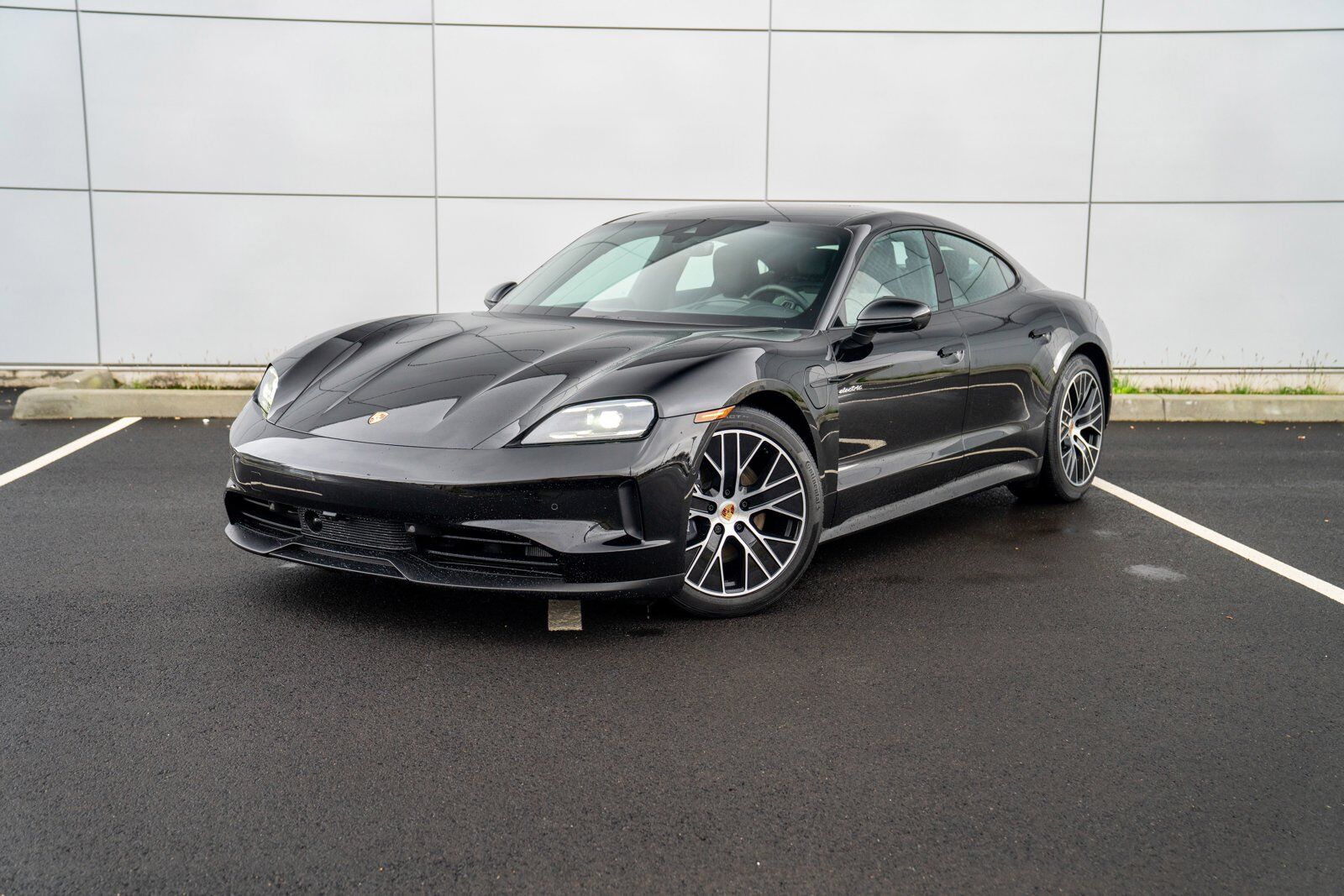 2025 PORSCHE Taycan