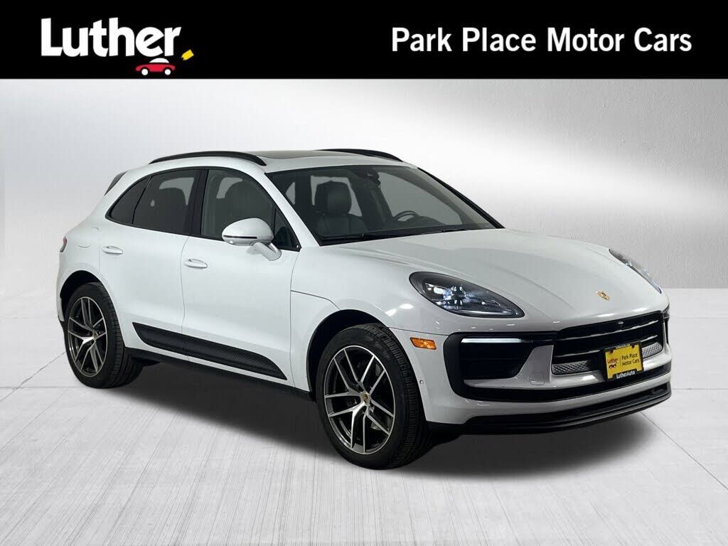 2022 PORSCHE Macan