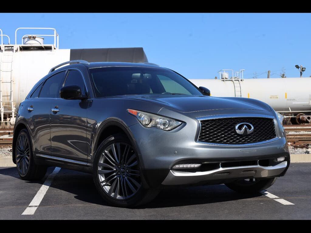 2017 INFINITI QX70