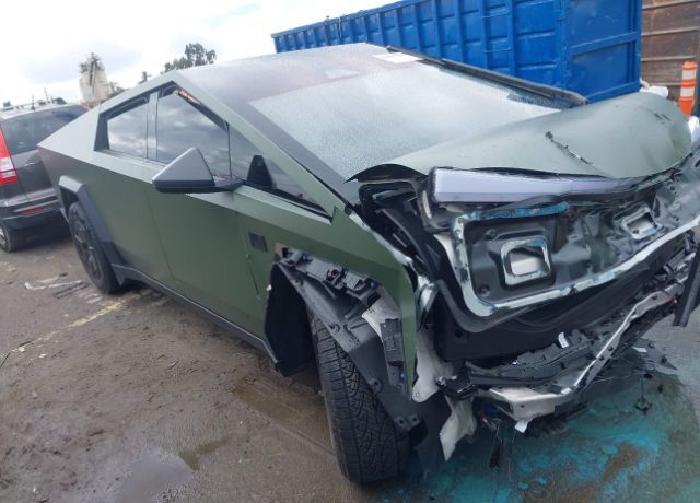 2025 TESLA Cybertruck