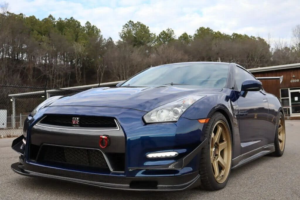 Nissan GT-R