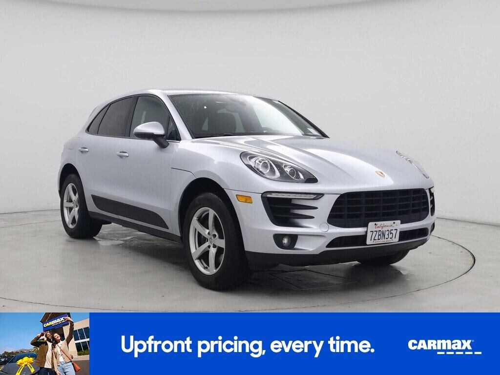 2017 PORSCHE Macan