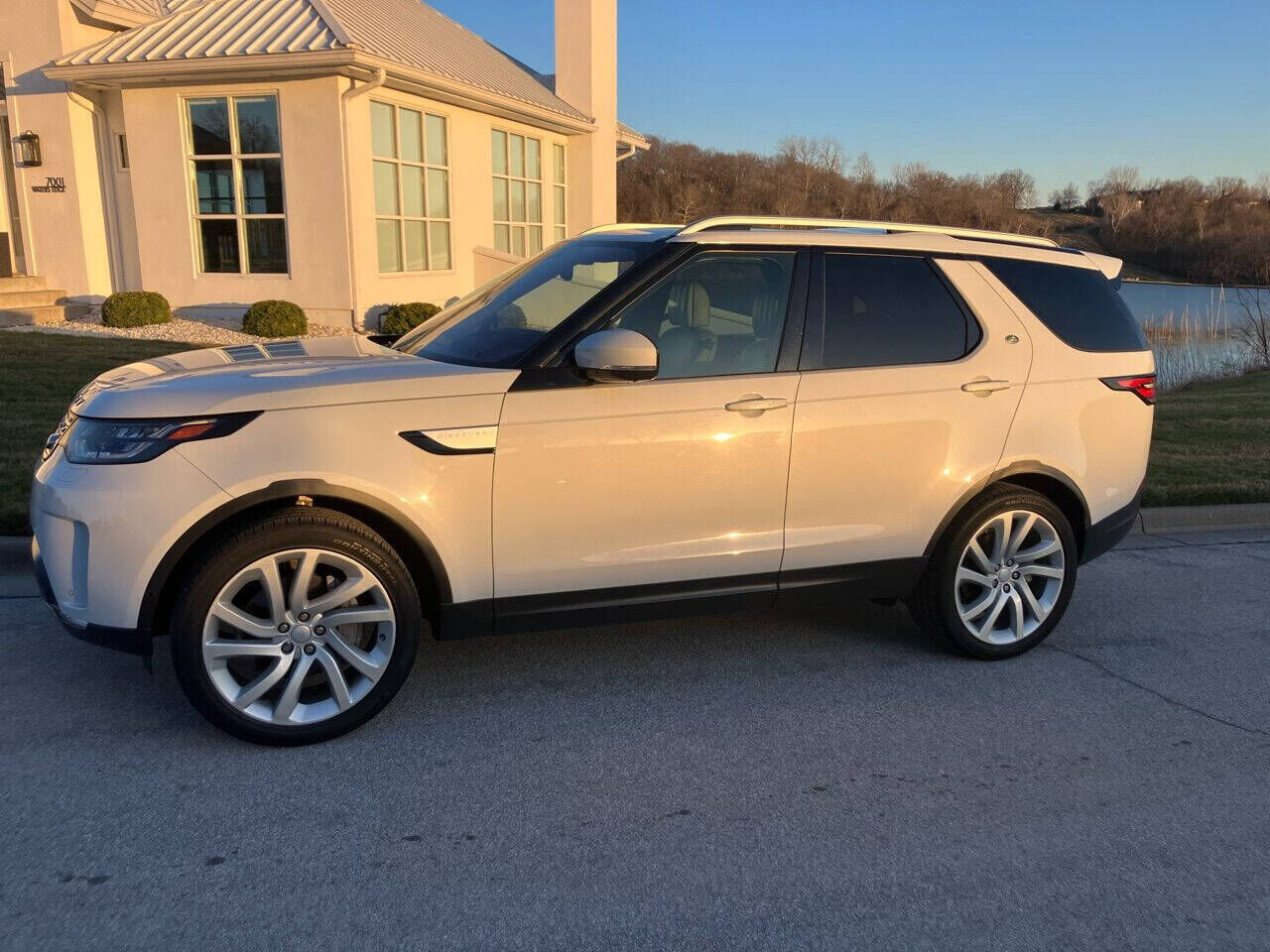 2018 LAND ROVER Discovery