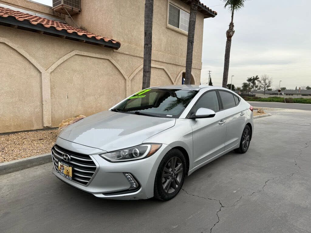 2017 HYUNDAI Elantra
