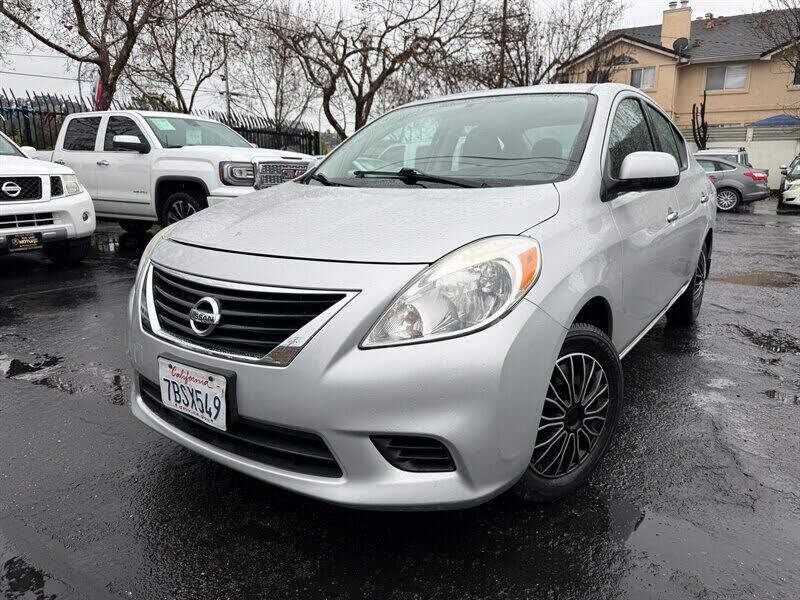 2014 NISSAN Versa