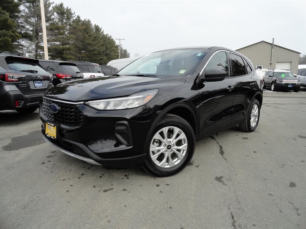 2024 FORD Escape