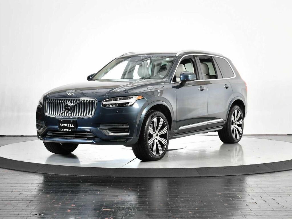 2022 VOLVO XC90
