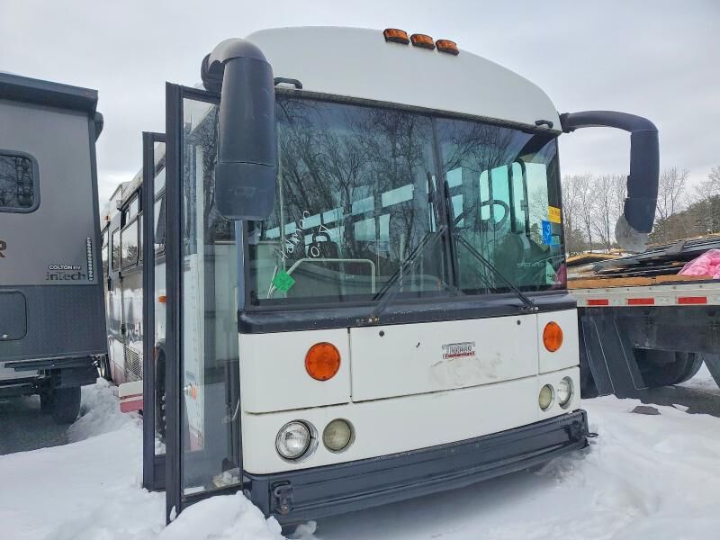 2009 THOMAS BUILT HDX