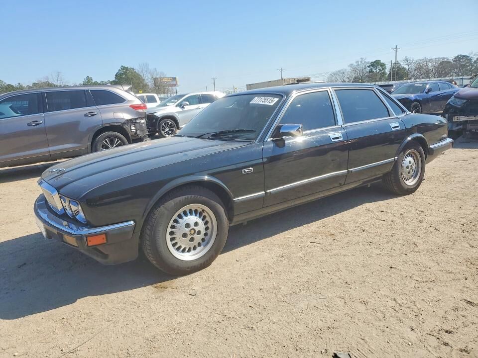 Jaguar XJ6