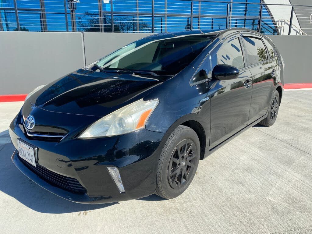 Toyota Prius V