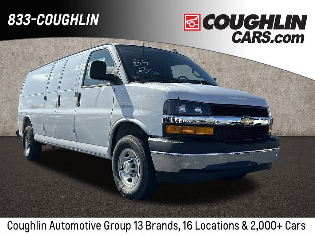 2025 CHEVROLET Express