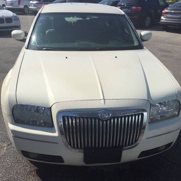 2005 CHRYSLER 300