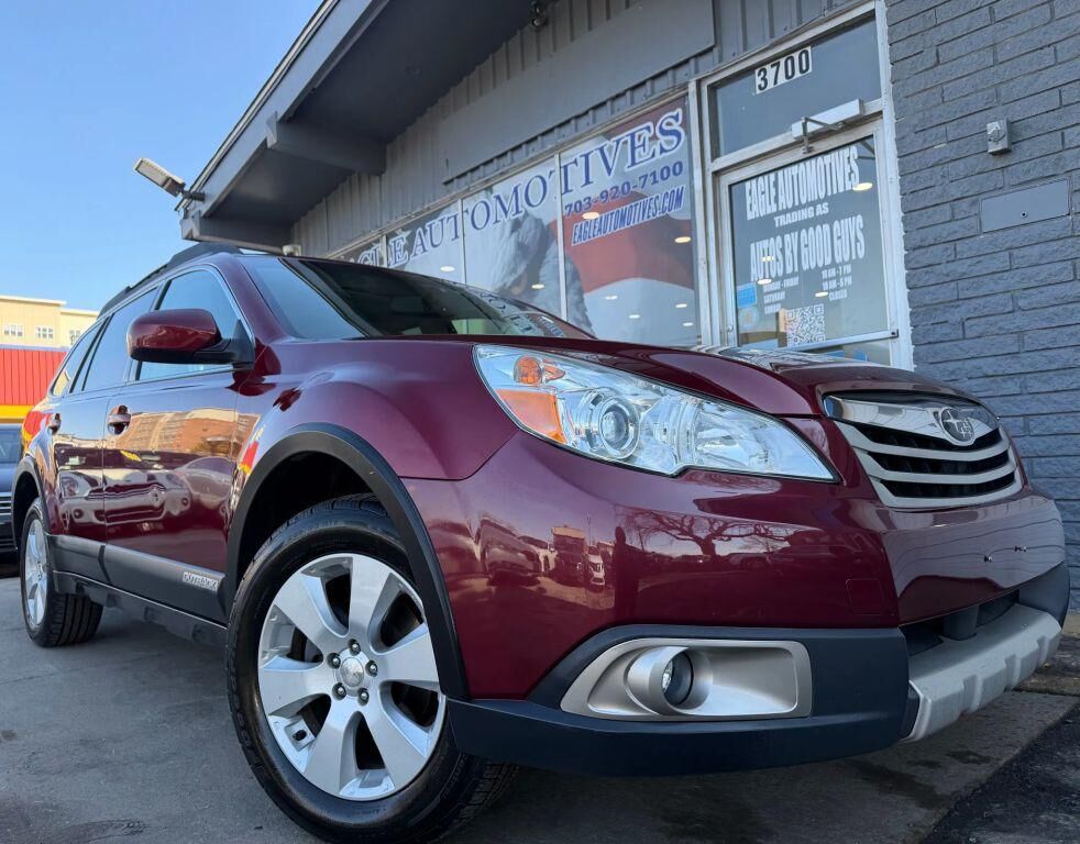 2011 SUBARU Outback