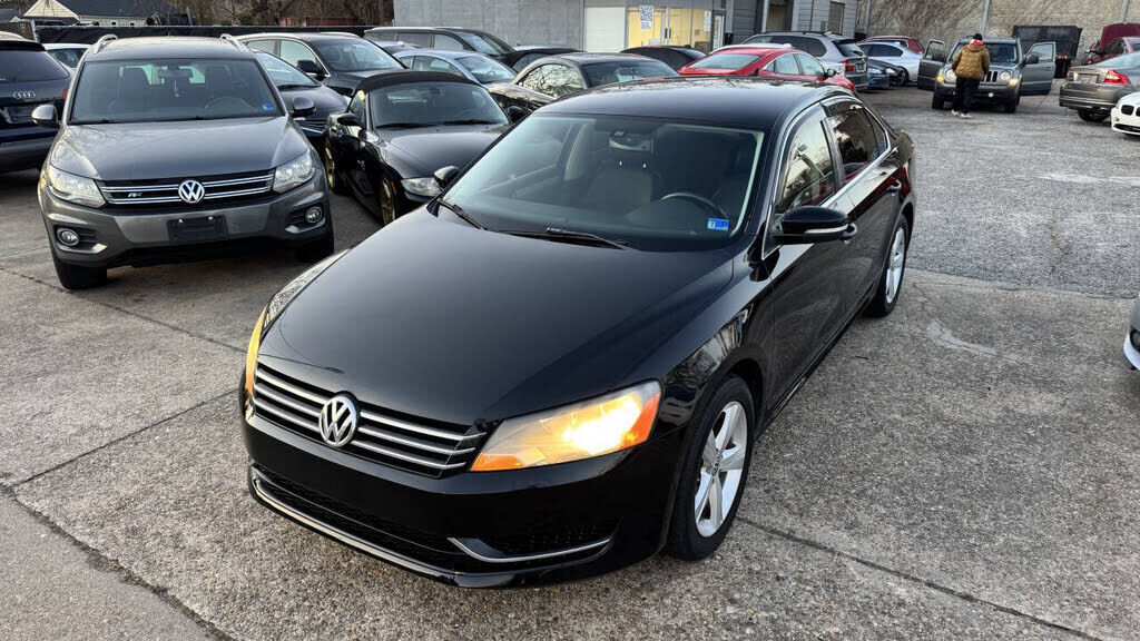 2013 VOLKSWAGEN Passat