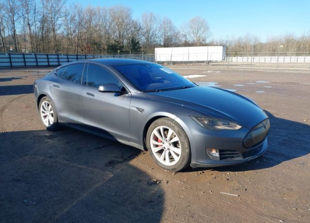 2015 TESLA Model S