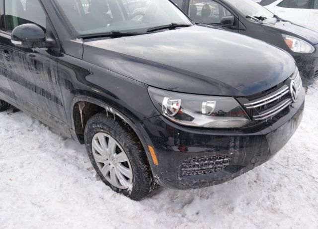 2017 VOLKSWAGEN Tiguan