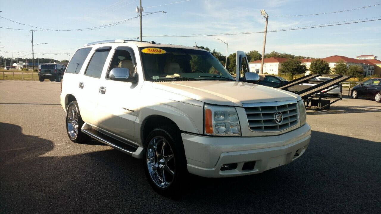 2004 CADILLAC Escalade