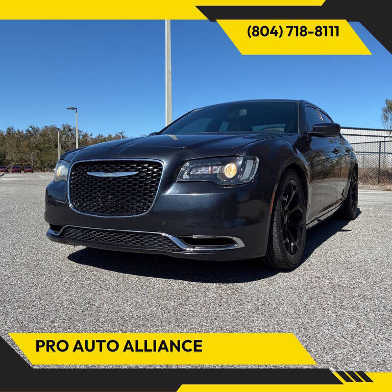2019 CHRYSLER 300