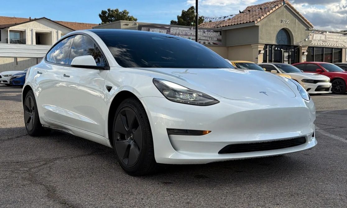 2023 TESLA Model 3
