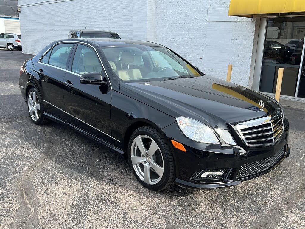 2011 MERCEDES-BENZ E-Class