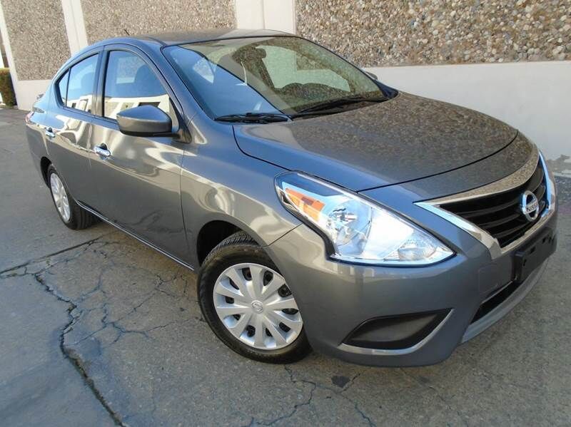2017 NISSAN Versa