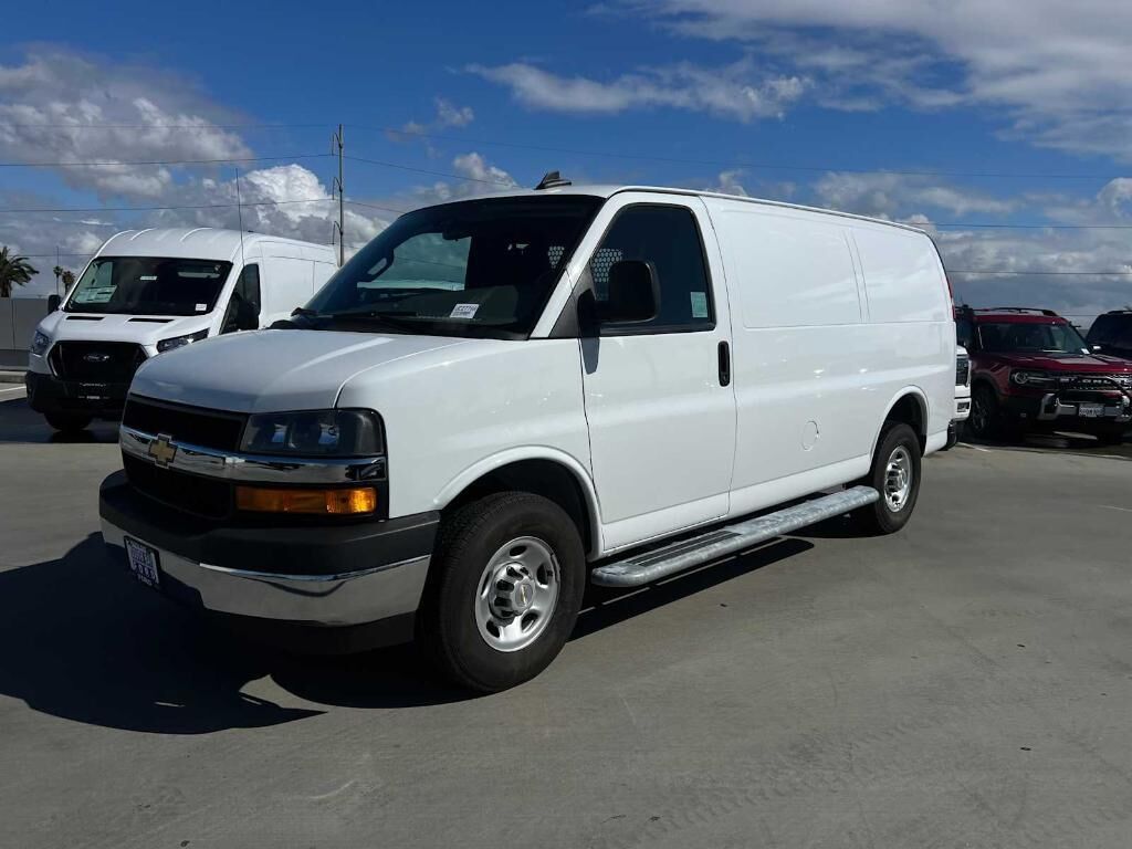 2024 CHEVROLET Express