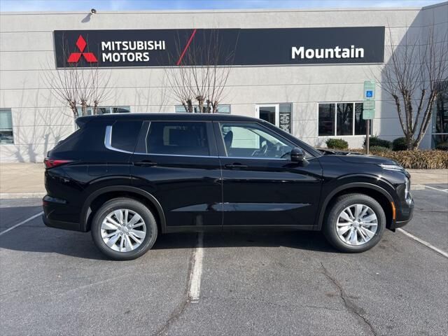 2026 MITSUBISHI Outlander