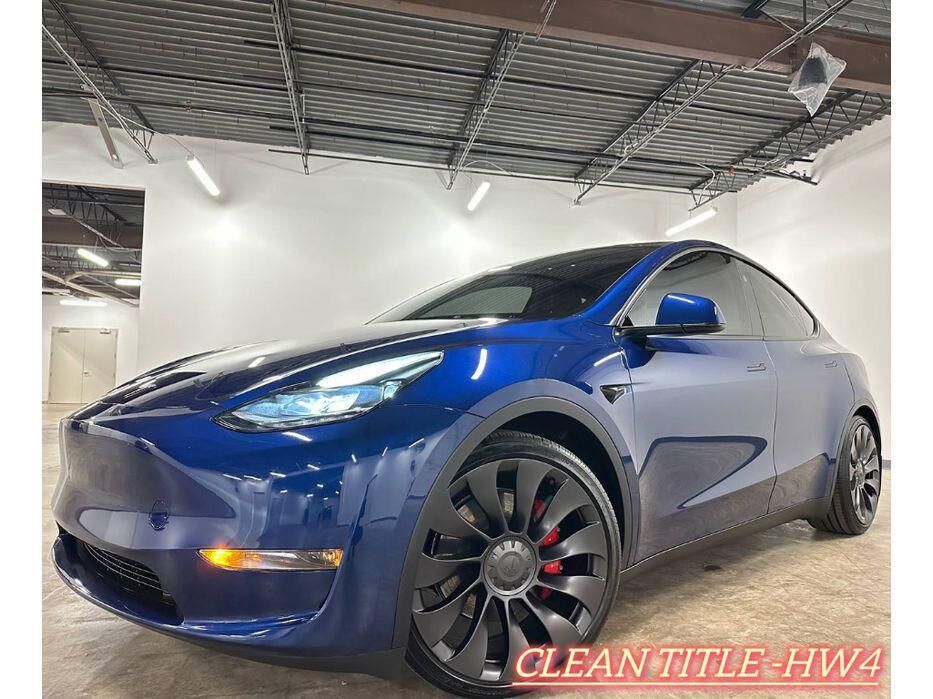 2024 TESLA Model Y