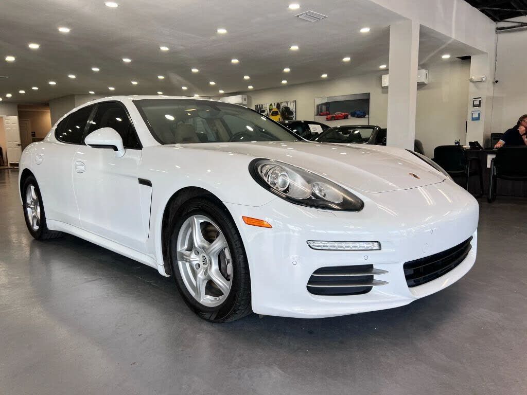 2015 PORSCHE Panamera