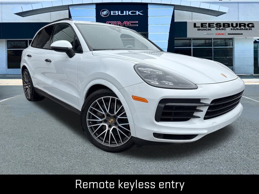 2022 PORSCHE Cayenne