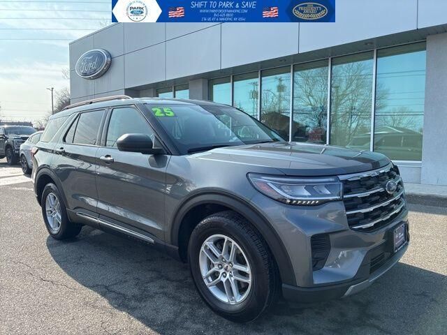 2025 FORD Explorer