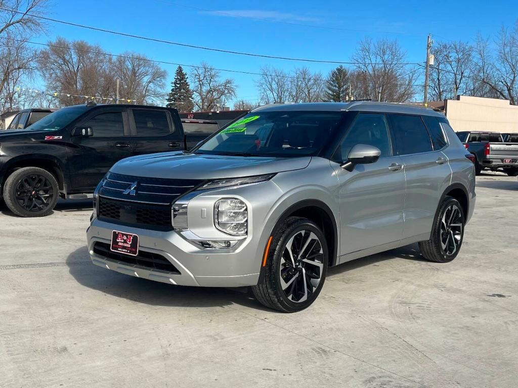 2024 MITSUBISHI Outlander