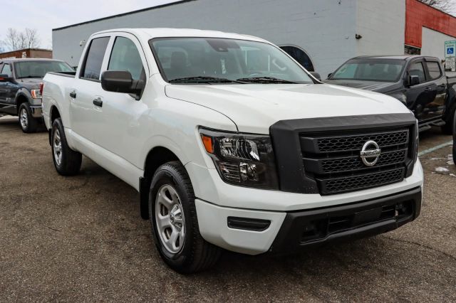 2022 NISSAN Titan